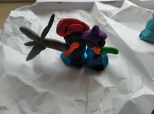 GR III Bałwanki z plasteliny