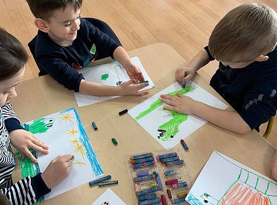 GR III Ilustracje do wiersza "Współczesny dinozaur"