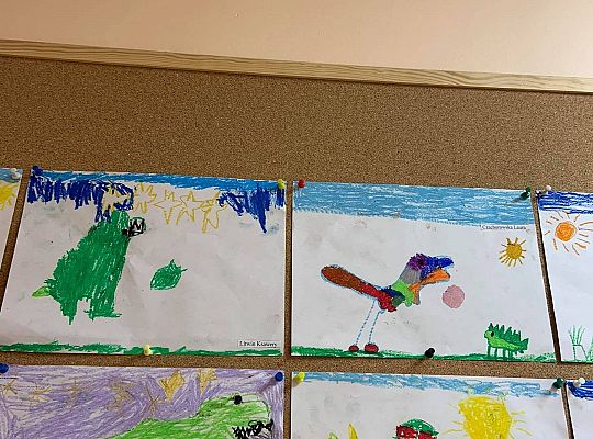 GR III Ilustracje do wiersza "Współczesny dinozaur"