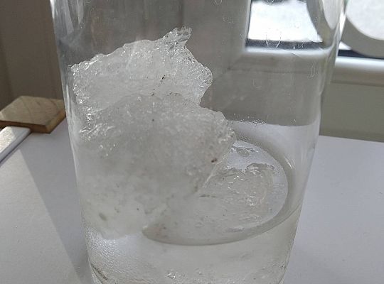 Gr II Sprawdzamy czy śnieg jest czysty tak samo jak biały