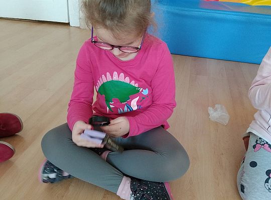 Gr II Sprawdzamy czy śnieg jest czysty tak samo jak biały