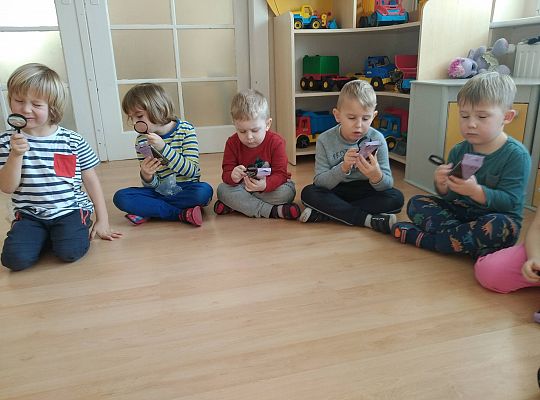 Gr II Sprawdzamy czy śnieg jest czysty tak samo jak biały