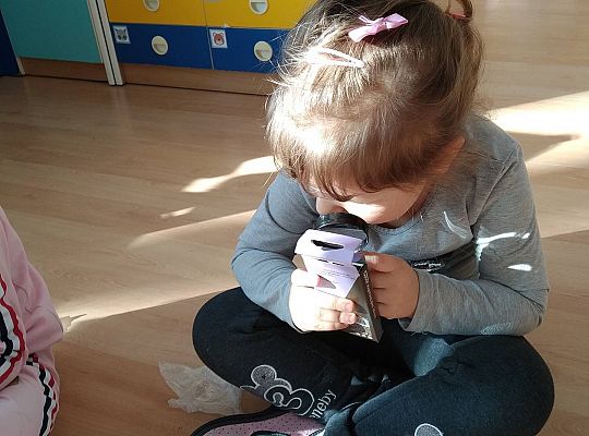 Gr II Sprawdzamy czy śnieg jest czysty tak samo jak biały