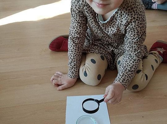 Gr II Sprawdzamy czy śnieg jest czysty tak samo jak biały