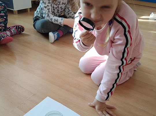 Gr II Sprawdzamy czy śnieg jest czysty tak samo jak biały