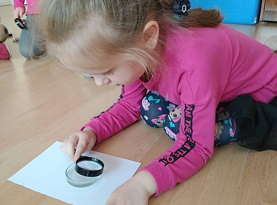 Gr II Sprawdzamy czy śnieg jest czysty tak samo jak biały