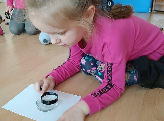 Gr II Sprawdzamy czy śnieg jest czysty tak samo jak biały