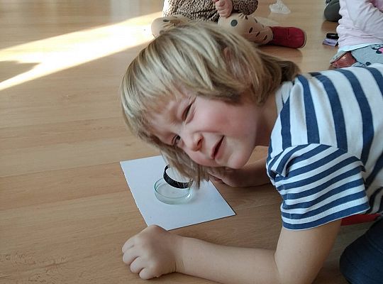 Gr II Sprawdzamy czy śnieg jest czysty tak samo jak biały