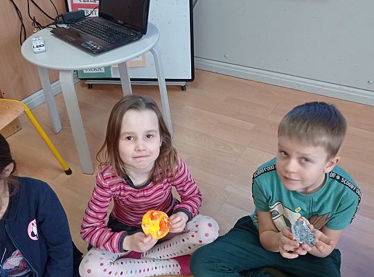 GR IV Układ Słoneczny i kosmici