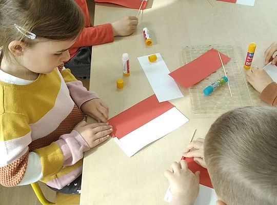 Gr III Majowe święta - Konstytucja 3 maja, Dzień Flagi, Święto Pracy