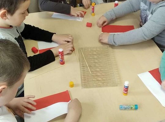 Gr III Majowe święta - Konstytucja 3 maja, Dzień Flagi, Święto Pracy