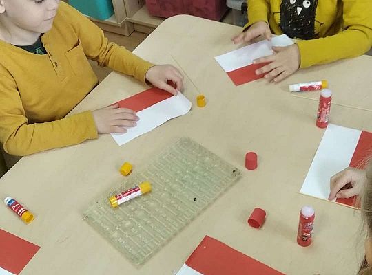 Gr III Majowe święta - Konstytucja 3 maja, Dzień Flagi, Święto Pracy