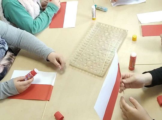 Gr III Majowe święta - Konstytucja 3 maja, Dzień Flagi, Święto Pracy