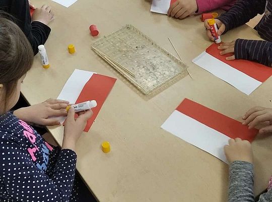 Gr III Majowe święta - Konstytucja 3 maja, Dzień Flagi, Święto Pracy