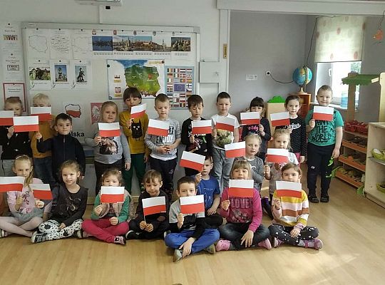 Gr III Majowe święta - Konstytucja 3 maja, Dzień Flagi, Święto Pracy