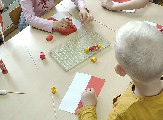 Gr III Majowe święta - Konstytucja 3 maja, Dzień Flagi, Święto Pracy