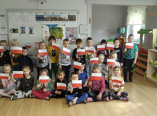 Gr III Majowe święta - Konstytucja 3 maja, Dzień Flagi, Święto Pracy