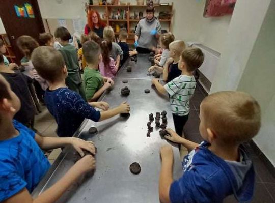 Gr. IV Starszaki z wizytą w MUZEUM