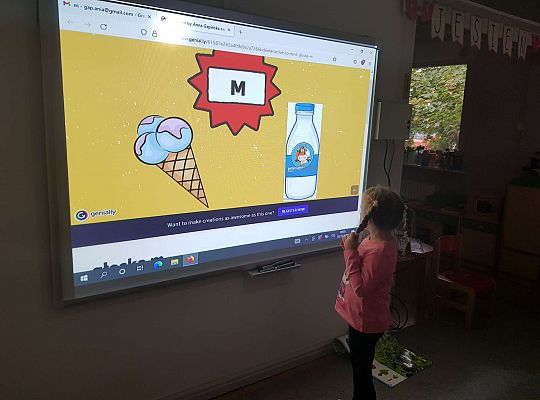 Gr. III- poznajemy literę M- zajęcia z wykorzystaniem tablicy multimedialnej