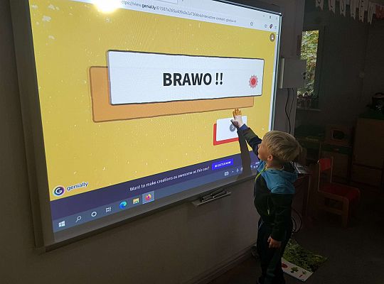 Gr. III- poznajemy literę M- zajęcia z wykorzystaniem tablicy multimedialnej