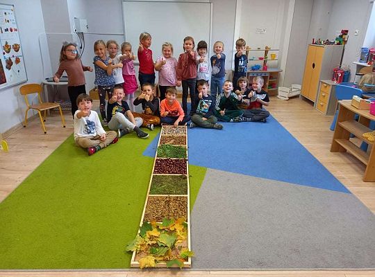 Gr.IV Jesienna ścieżka sensoryczna