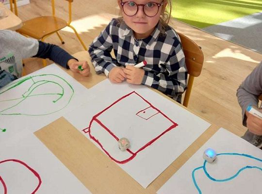 Gr. IV Pierwsze zajęcia  z ozobotami