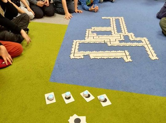 Gr. IV Pierwsze zajęcia  z ozobotami