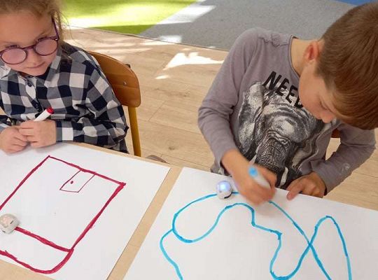 Gr. IV Pierwsze zajęcia  z ozobotami