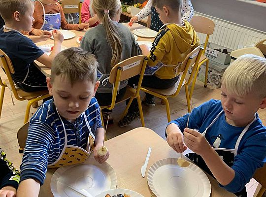 Gr IV- Owocowe szaszłyki