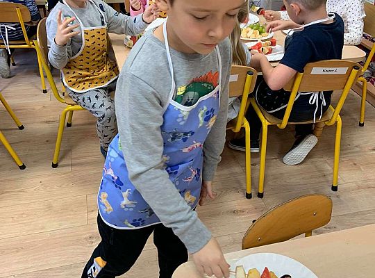 Gr IV- Owocowe szaszłyki