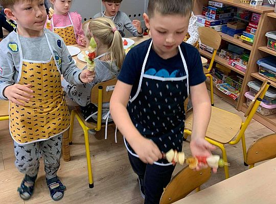 Gr IV- Owocowe szaszłyki