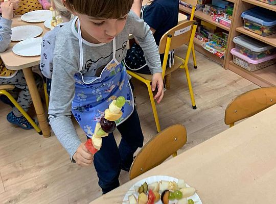 Gr IV- Owocowe szaszłyki