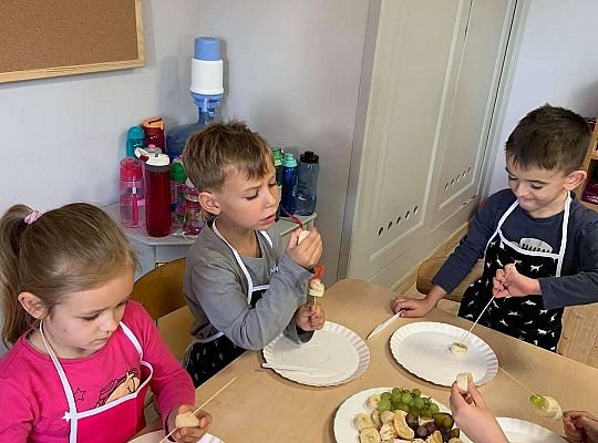 Gr IV- Owocowe szaszłyki