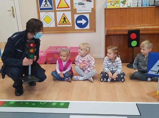 GR. II - Spotkanie z p. policjantką