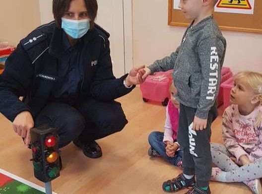 GR. II - Spotkanie z p. policjantką