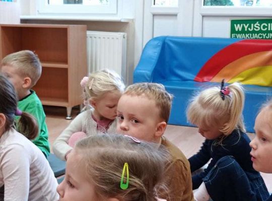 Gr. I i II Teatrzyk "Przygody krasnala Hałabały"