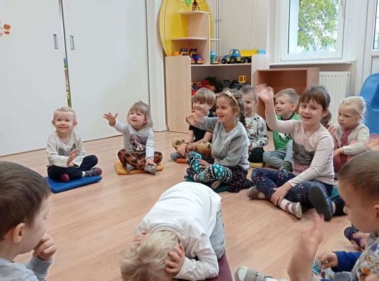 Gr. I i II Teatrzyk "Przygody krasnala Hałabały"