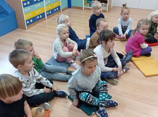 Gr. I i II Teatrzyk "Przygody krasnala Hałabały"