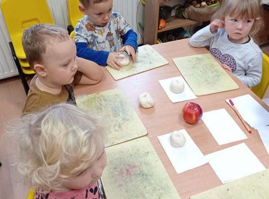 GR. I "Zdrowym być"  oraz warzywa i owoce z masy solnej