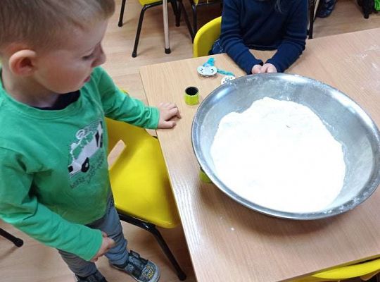 GR. I "Zdrowym być"  oraz warzywa i owoce z masy solnej