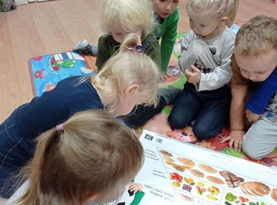 GR. I "Zdrowym być"  oraz warzywa i owoce z masy solnej