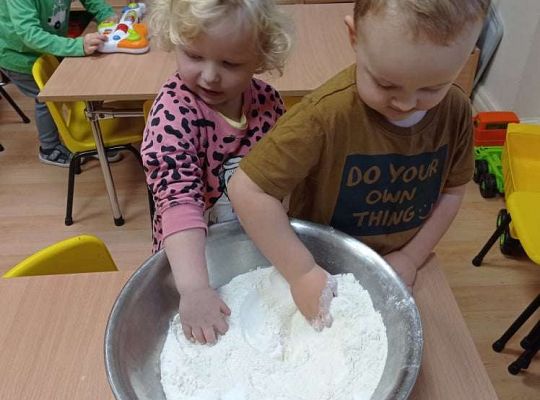 GR. I "Zdrowym być"  oraz warzywa i owoce z masy solnej