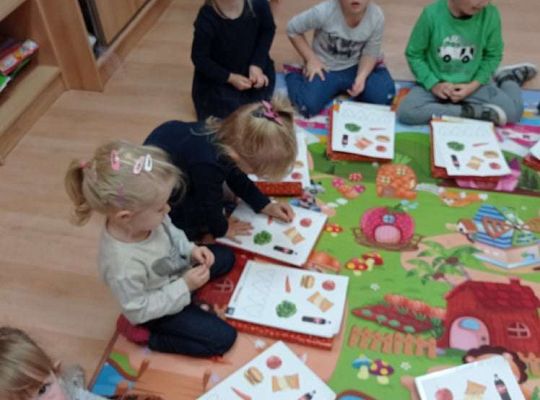 GR. I "Zdrowym być"  oraz warzywa i owoce z masy solnej