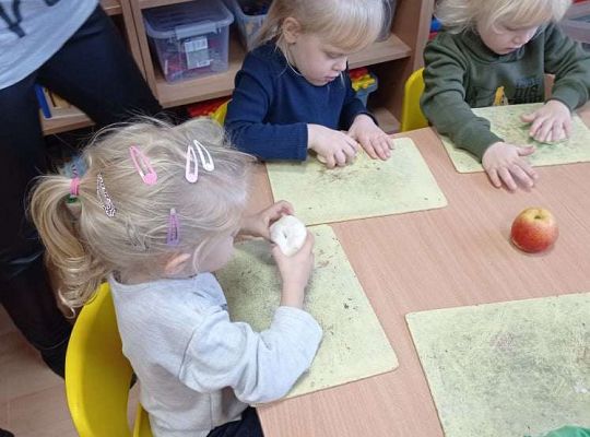 GR. I "Zdrowym być"  oraz warzywa i owoce z masy solnej