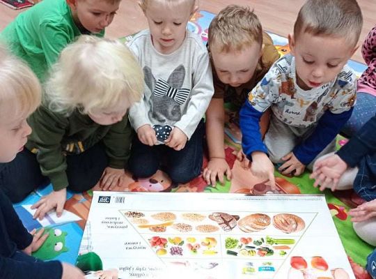 GR. I "Zdrowym być"  oraz warzywa i owoce z masy solnej