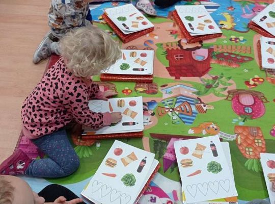 GR. I "Zdrowym być"  oraz warzywa i owoce z masy solnej