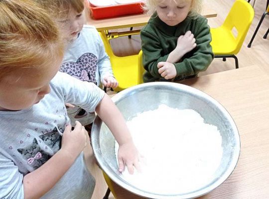 GR. I "Zdrowym być"  oraz warzywa i owoce z masy solnej