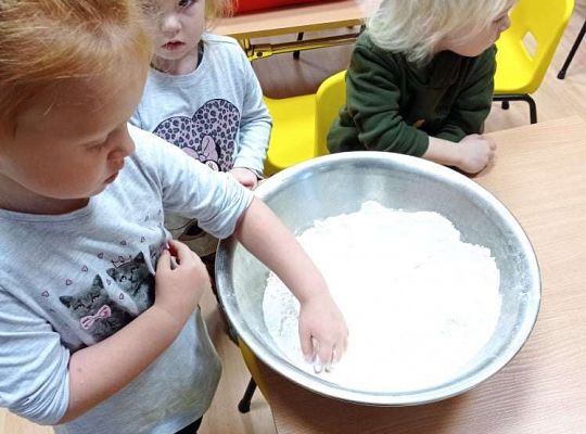 GR. I "Zdrowym być"  oraz warzywa i owoce z masy solnej