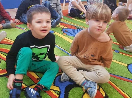 GR. I i II Teatrzyk - "Na straganie"