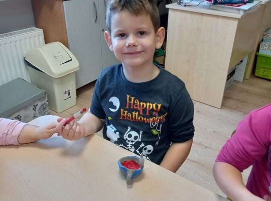 Gr. IV Malujemy gliniane wazony